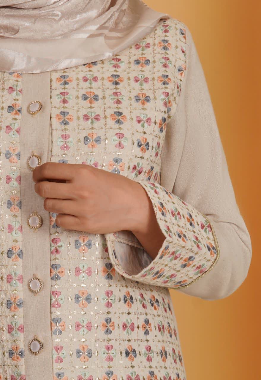 مانتو نفیسه