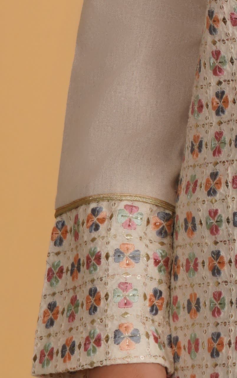 مانتو نفیسه