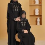 عبا مادر دختری نیلو